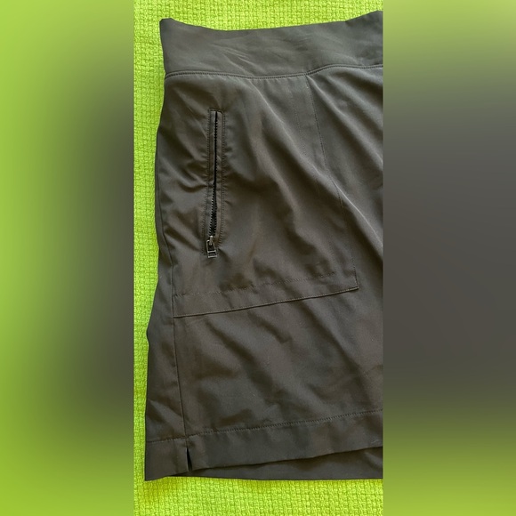 Renuar Elegant Black Skort (Sz L) - Picture 9 of 11